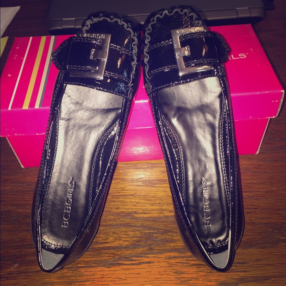 BCBgirls woman's size 5 black flats