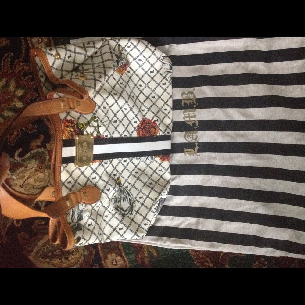 Authentic 💯L.A.M.B shoulder bag