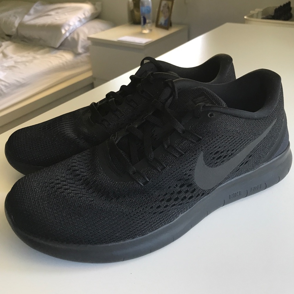 All Black Nike Free Runs
