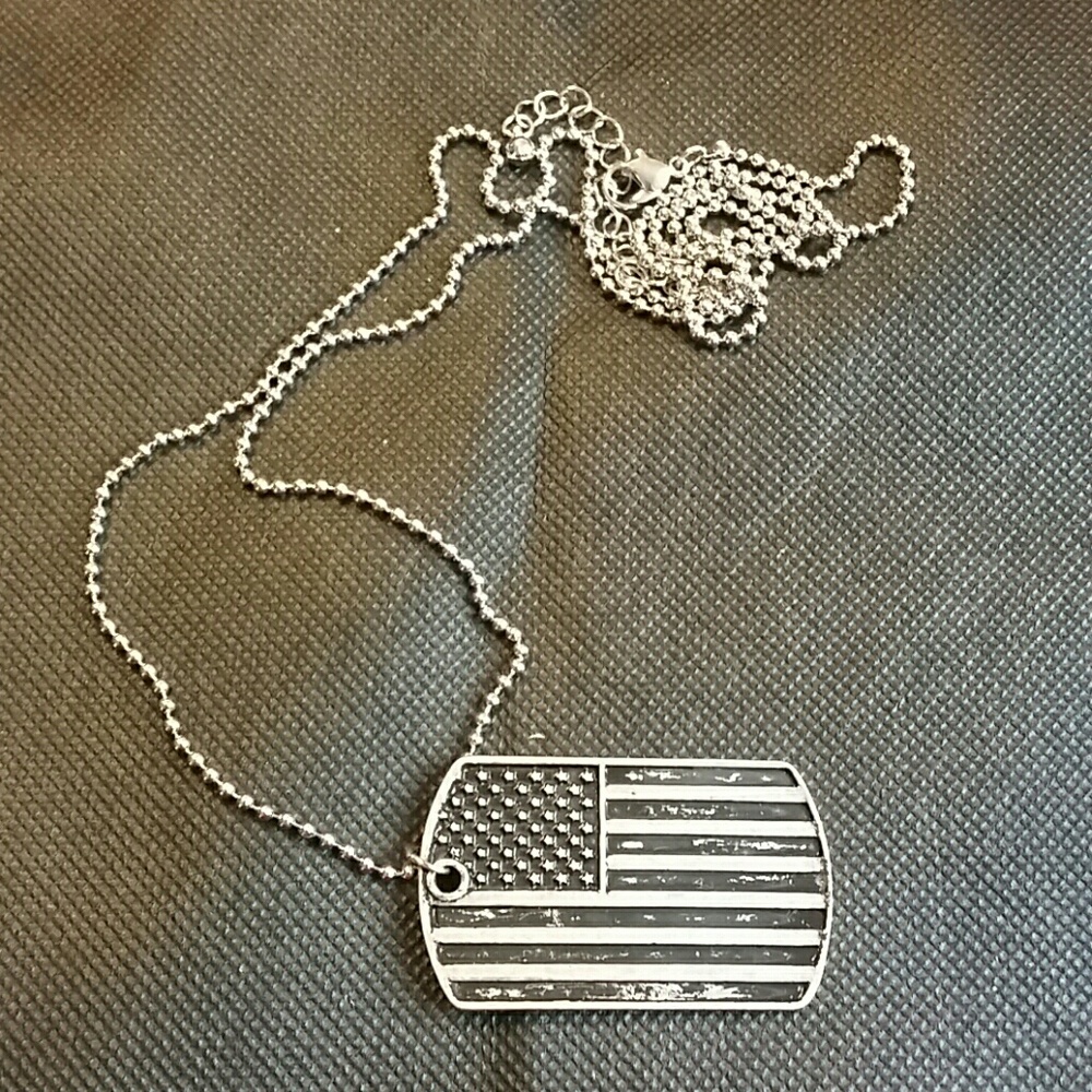☆☆FLASH SALE☆☆Silver flag dog tag necklace