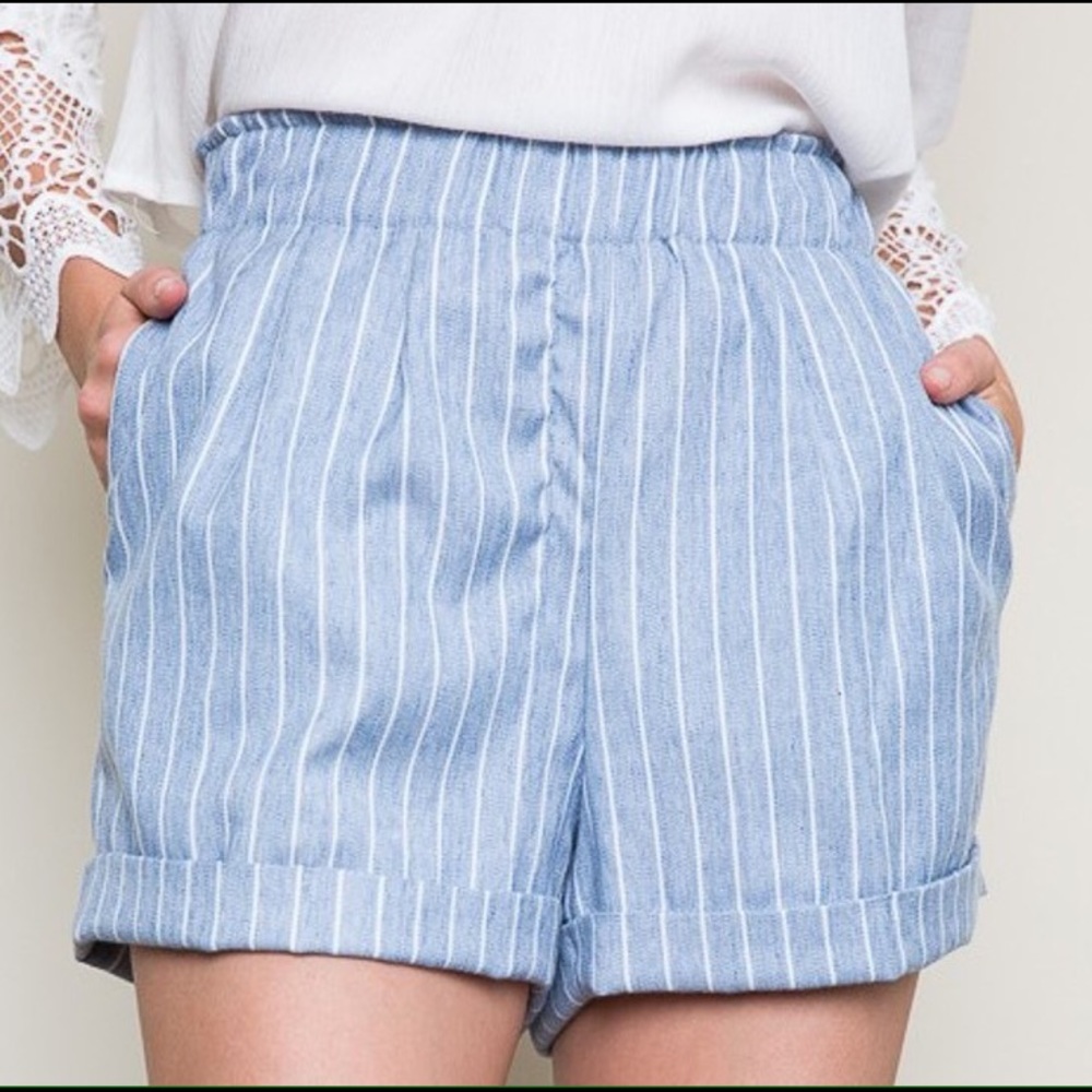 LAST Pair! Women's Striped Blue & White Shorts - Picture 5 of 5