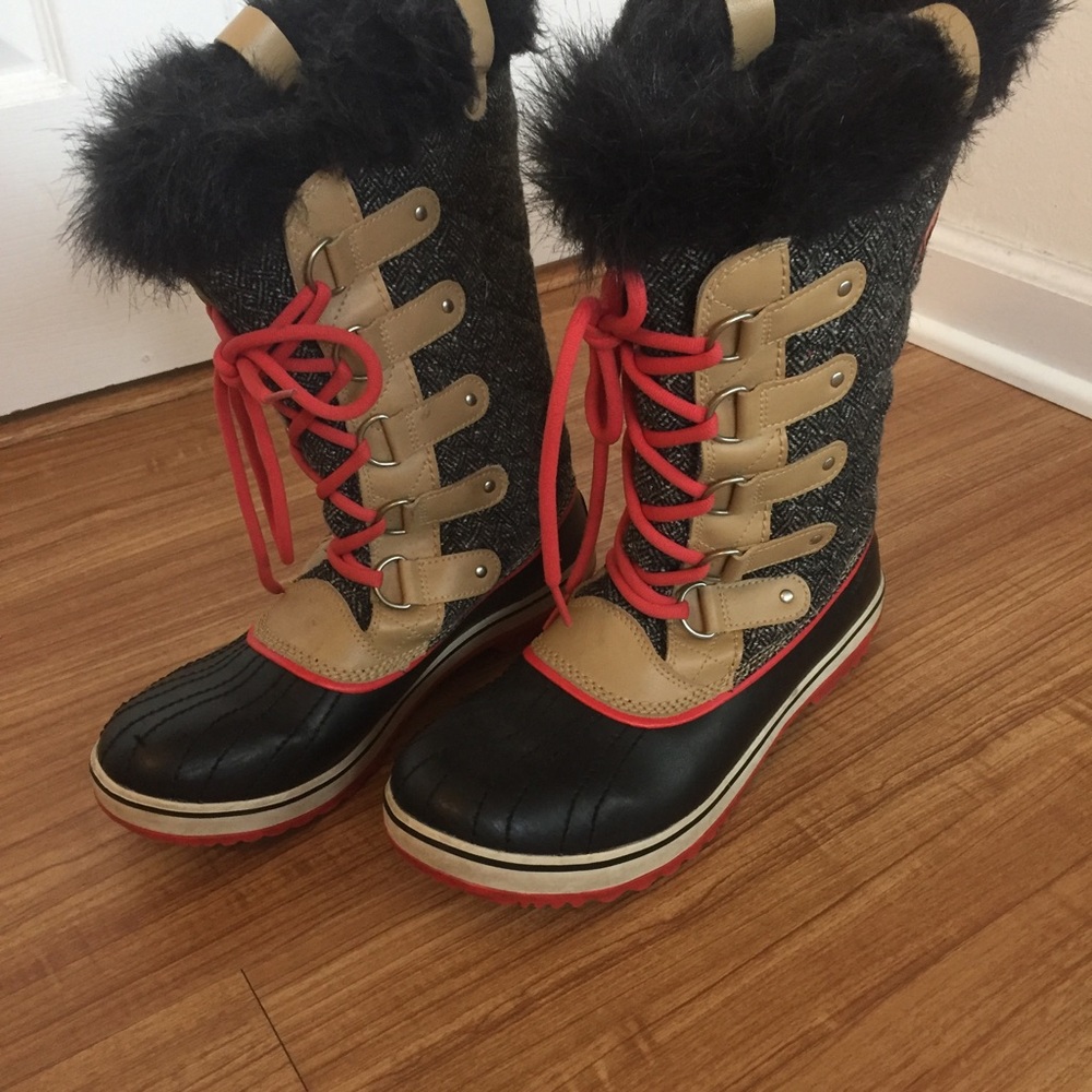 Sorel Tofino Herringbone Winter Boots, Size 10