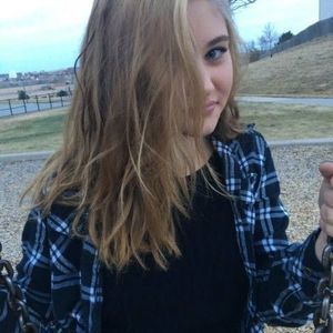 Meet your Posher, Alexis