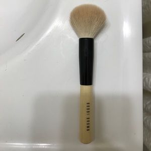 Blender brush bobbi brown