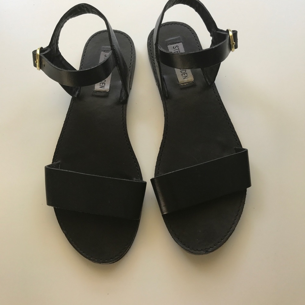 Steve Madden Black Donddi Sandal