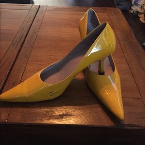 BP Kitten heels - Yellow and pointy!