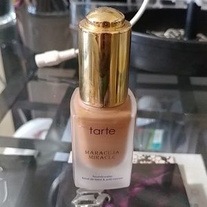 Tarte maracjua foundcealer shade deep **USED**