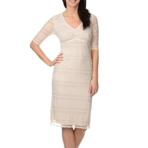 Gorgeous V-neck Stretch Ivory Lace Dress Size 14