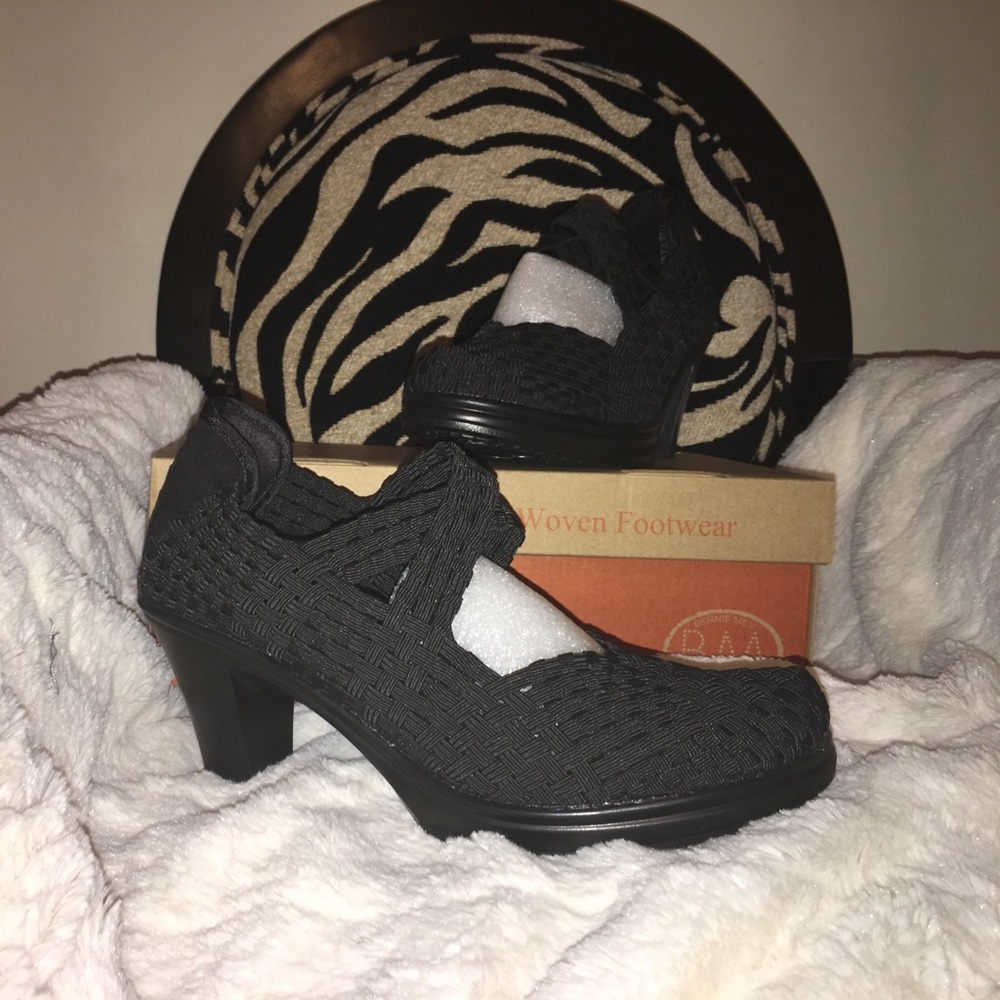 Black stretch weave heals