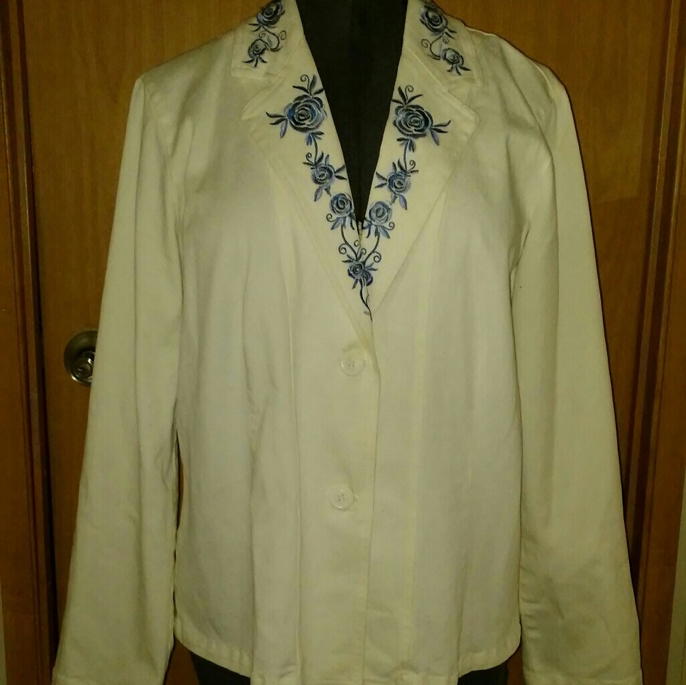 Avon white blazer