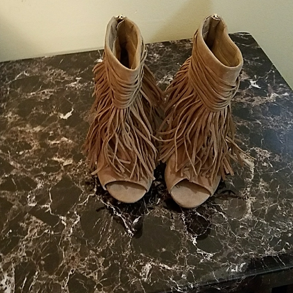 Fringe heels
