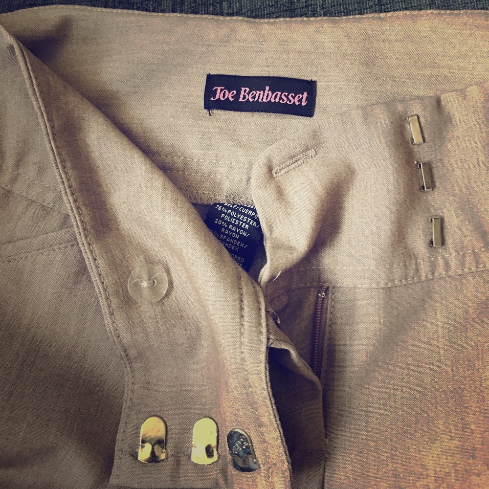 Size 3 dress pants fits like size 2