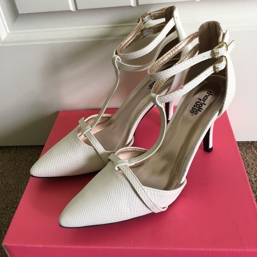 Size 8 Tstrap white faux snakeskin heel Never Worn