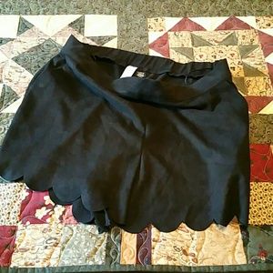 RD Style Suede Scalloped shorts never worn