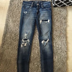 American Eagle Super Stretchy Distressed Jegging