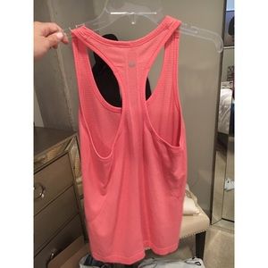Swift Tech Lulu Lemon Tank Size 6
