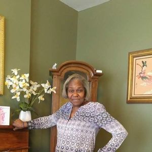 Meet your Posher, Lorraine