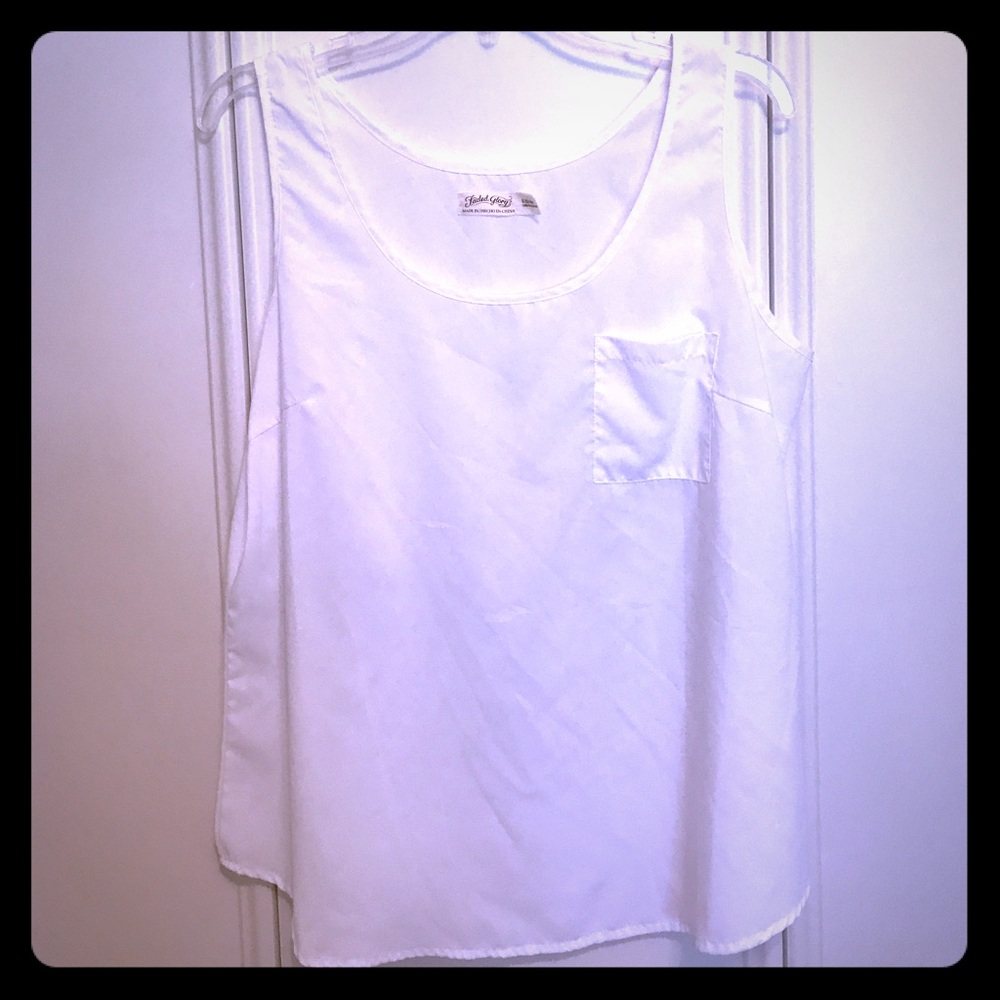 White tank size large