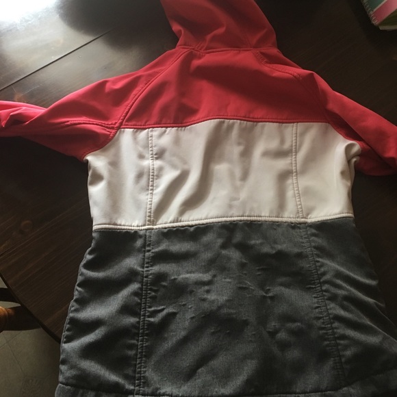 Weather proof jacket - Picture 2 of 3