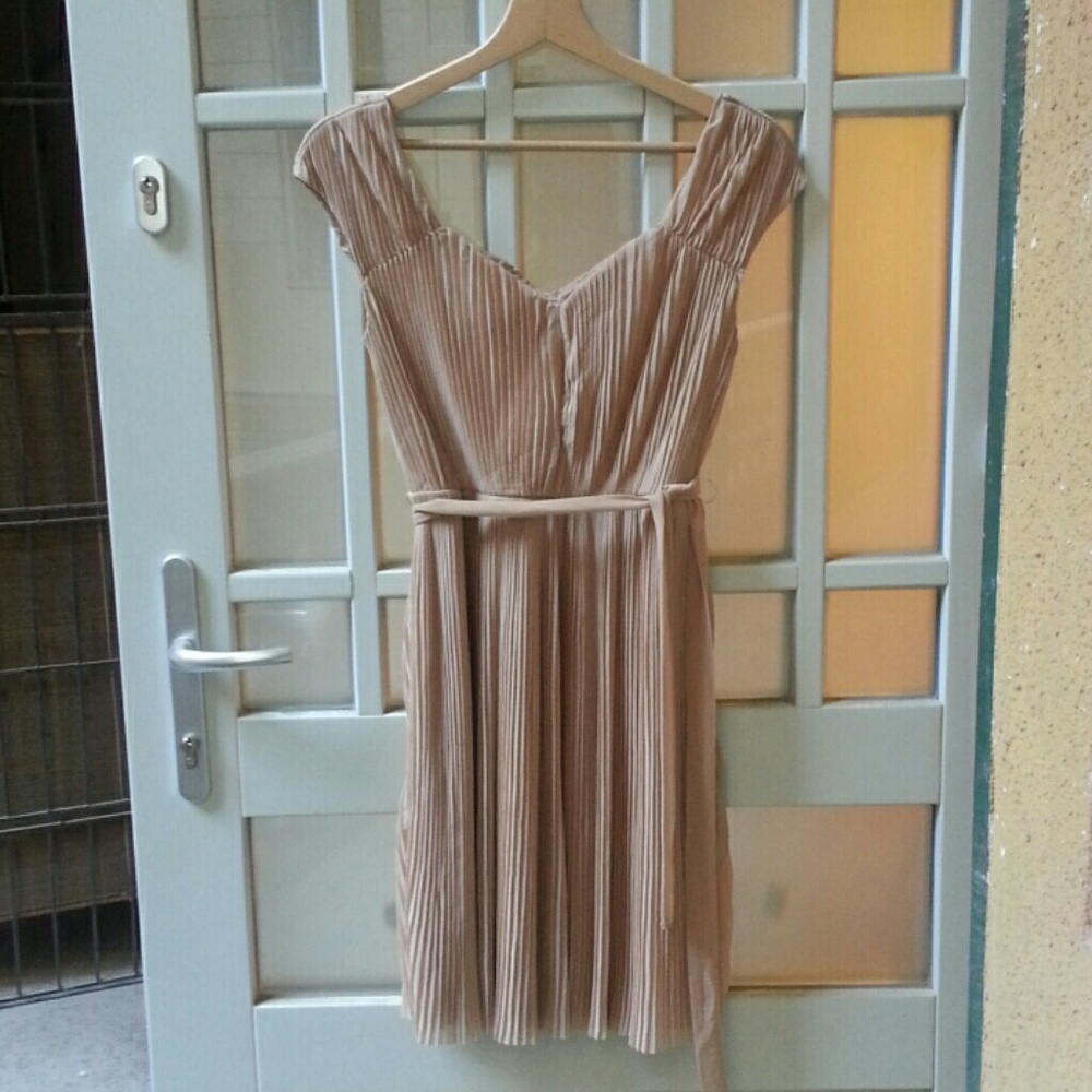 Gorgeous vintage style dress