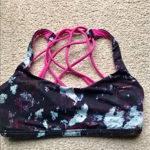 Lululemon Free To Be bra size 6