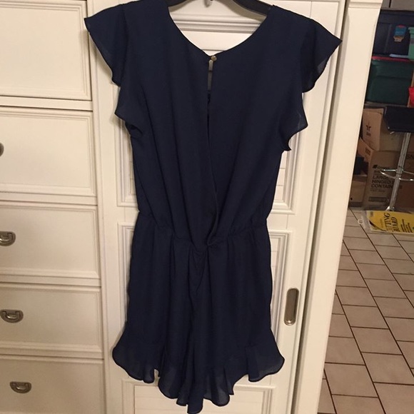 BRAND NEW BOUTIQUE ROMPER - Picture 2 of 2