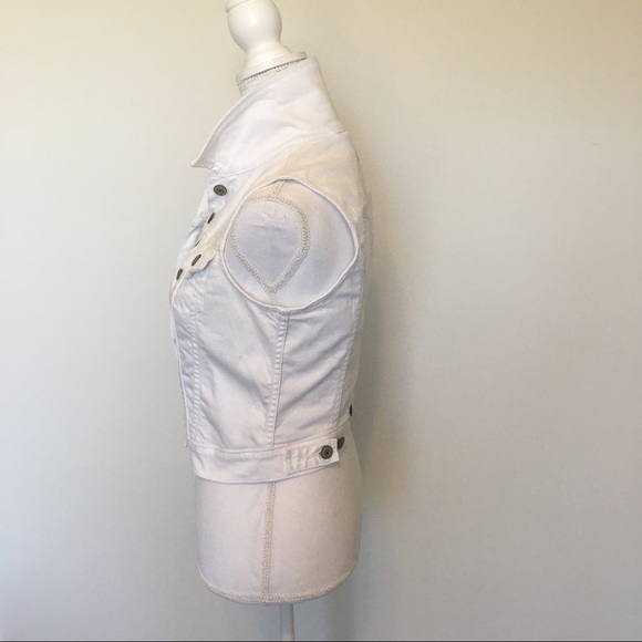 NWOT Levi's White Classic Jean Trucker Vest - Picture 3 of 8