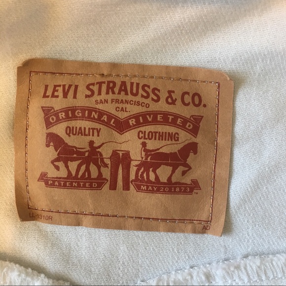 NWOT Levi's White Classic Jean Trucker Vest - Picture 8 of 8