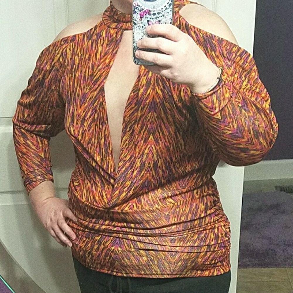 Sexy party top.  Cleavage.   Party wear. new