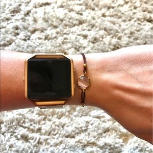 PRICE DROP⬇️NWOT Adjustable bracelet