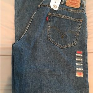 Levi's - 550: Relaxed fit, tapered leg