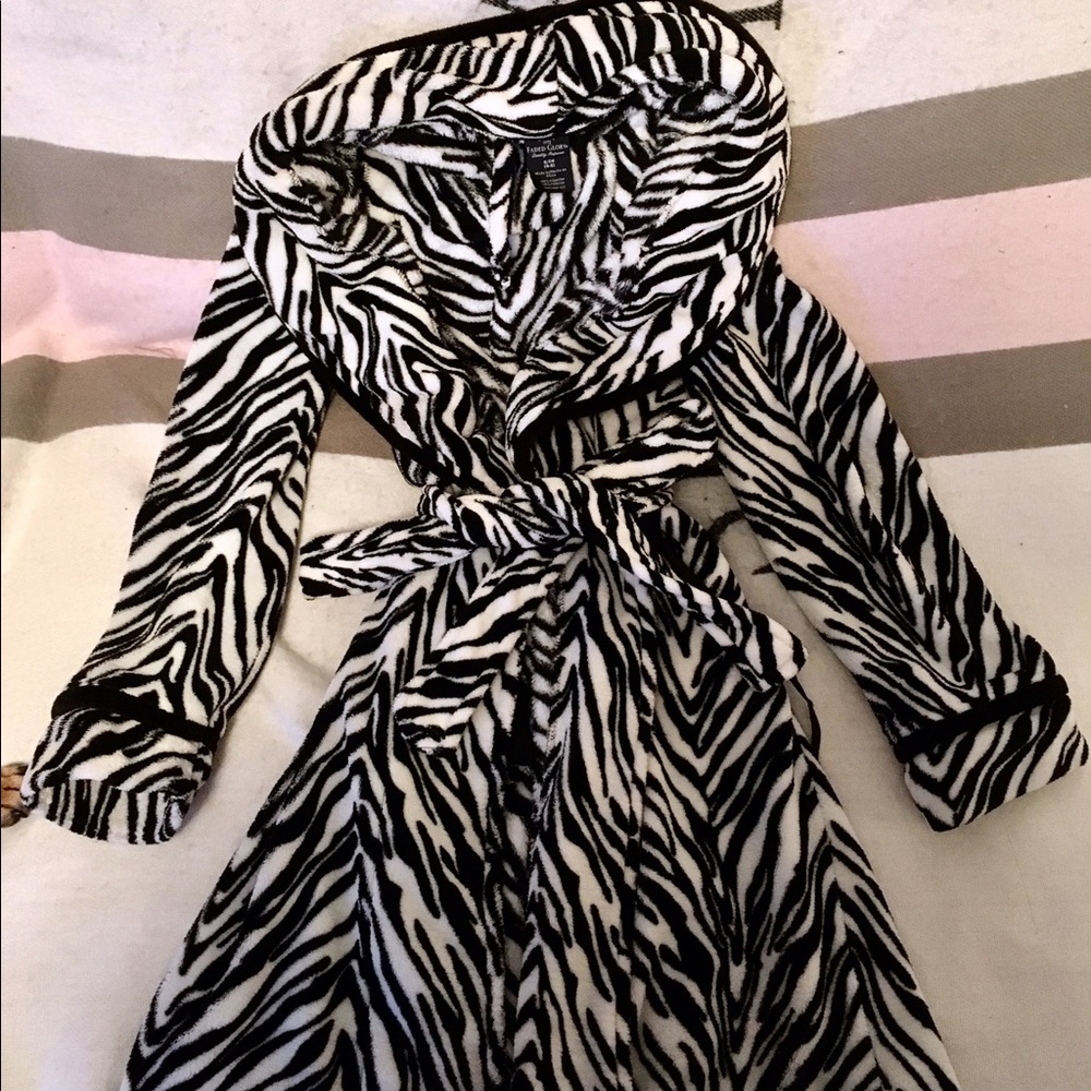 Black & White Plush Zebra Robe