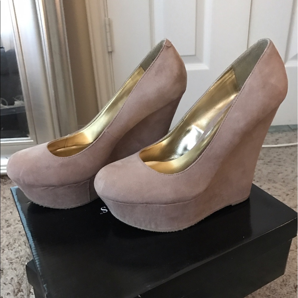 JustFab Tyra Nude wedges