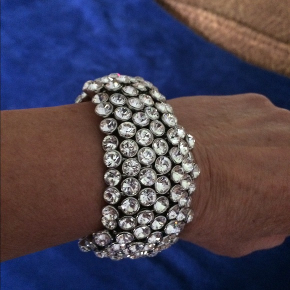 Super blingie Ann Taylor Cuff - Picture 3 of 3