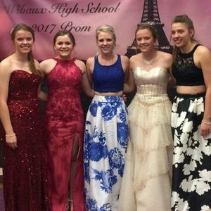 Meet your Posher, Layni