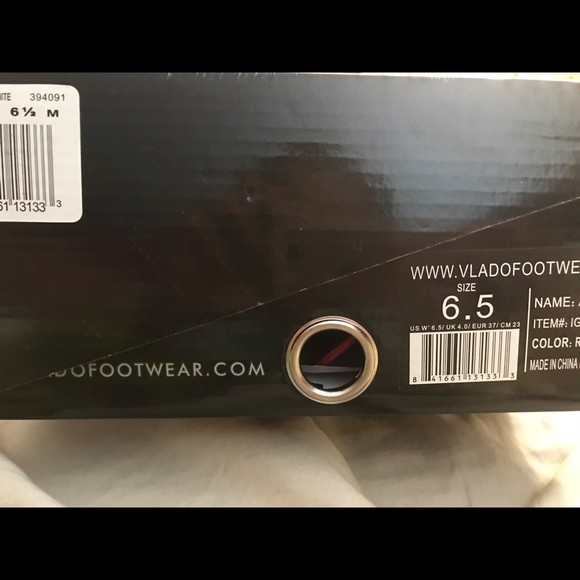 Shoe - Picture 3 of 3