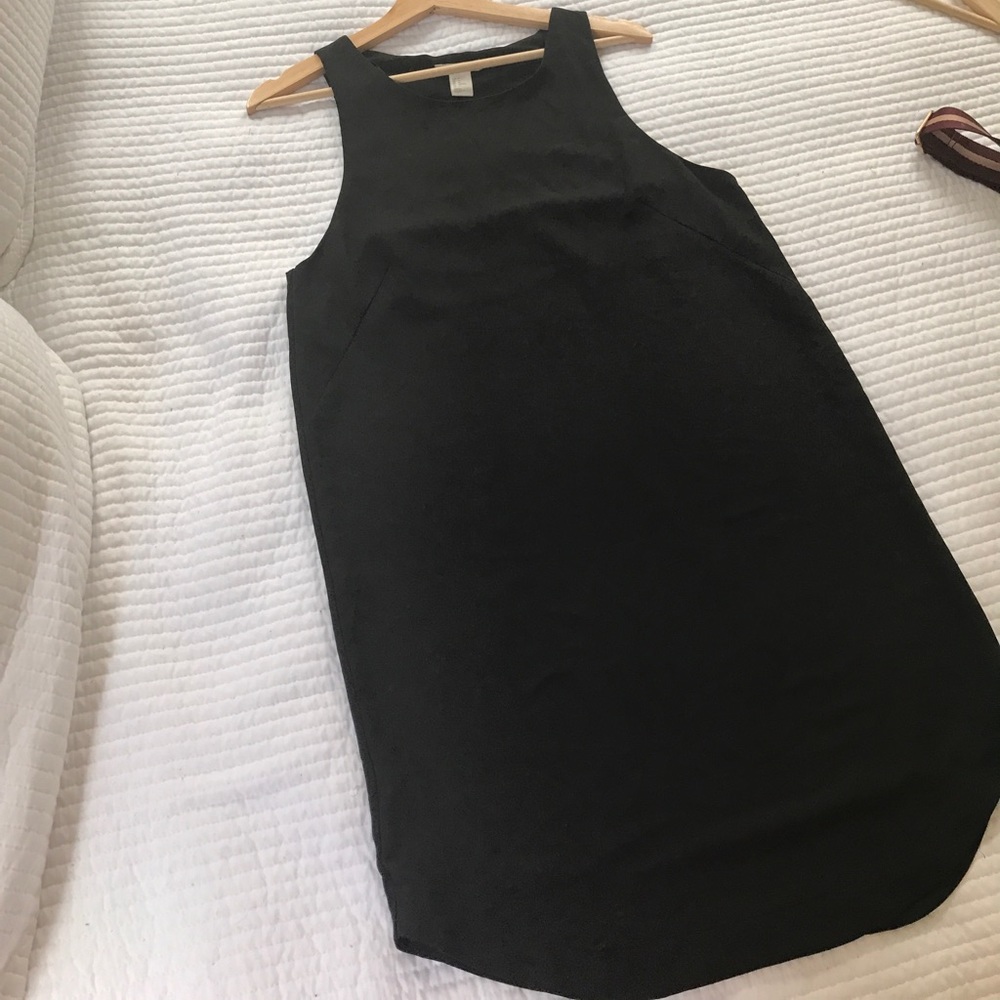Little black dress.