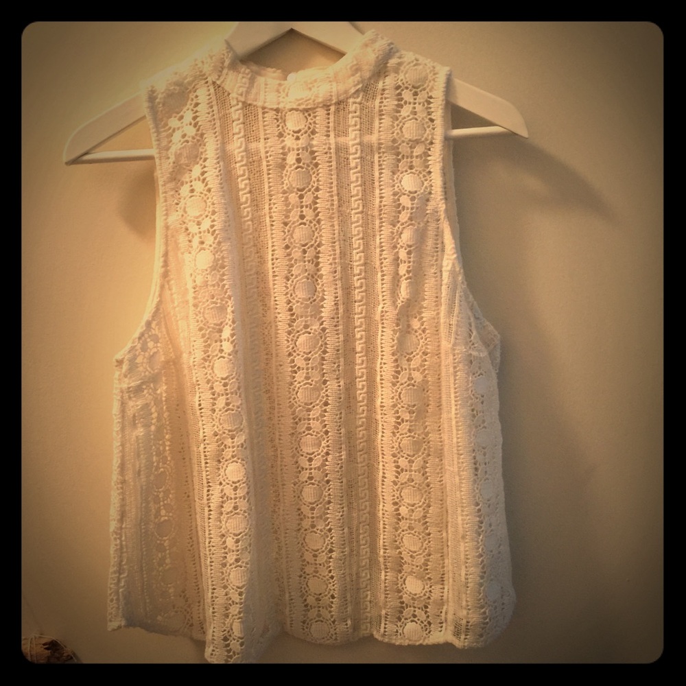 Super cute crochet like tank like new