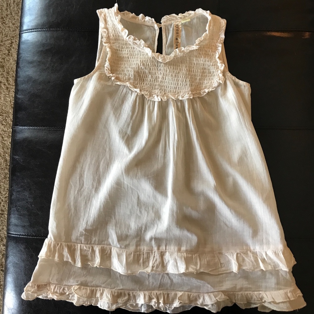 Off white/cream sleeveless shirt