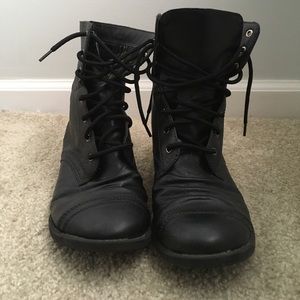 Combat boots