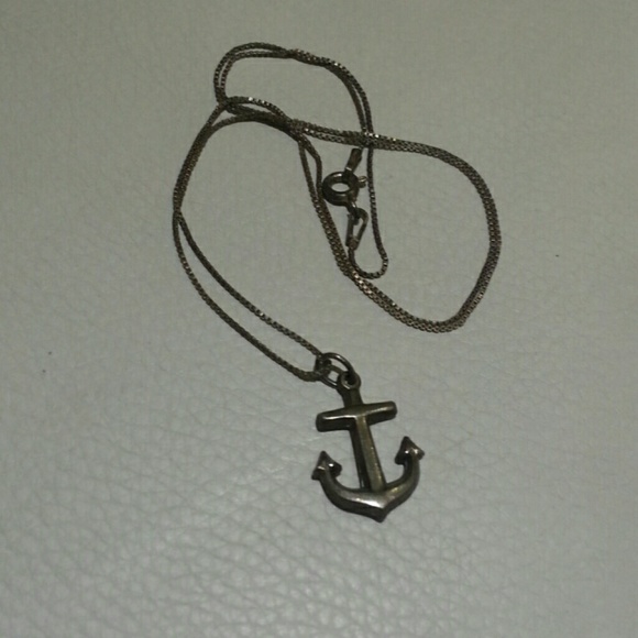 Silver anchor necklace - Picture 1 of 3