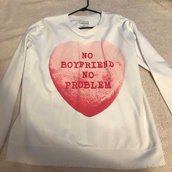 Tops - NO BOYFRIEND NO PROBLEM
