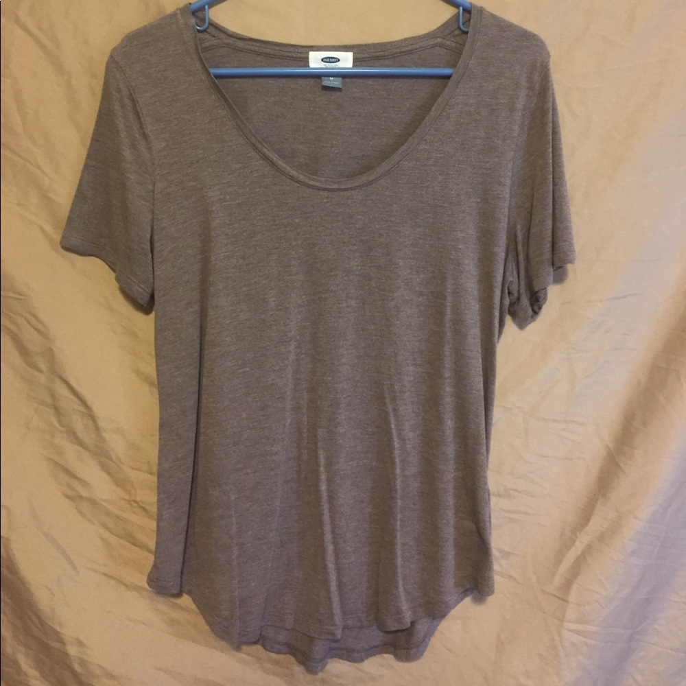 Short sleeve scoop neck