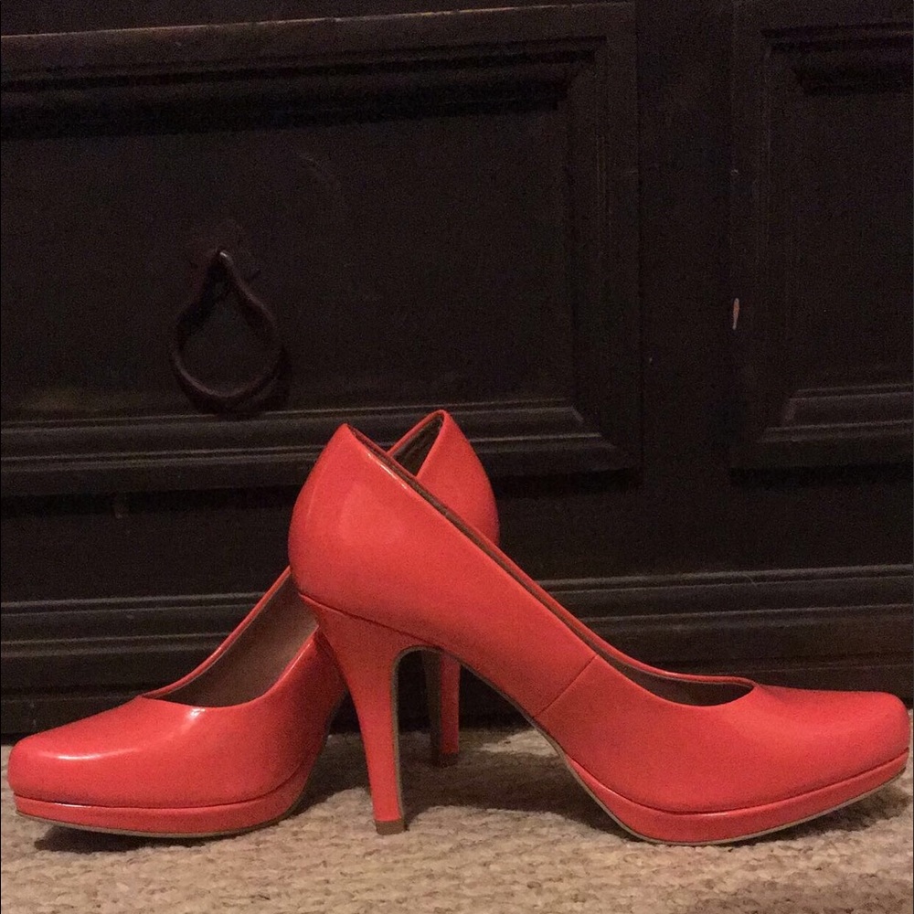 Call it Spring Coral heels