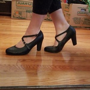 Chase  Chloe black heels