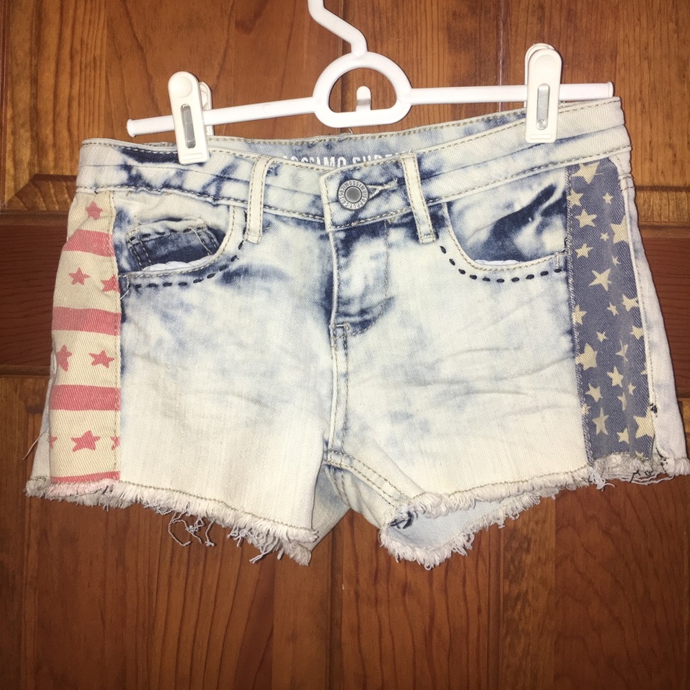 Distressed acid wash flag shorts