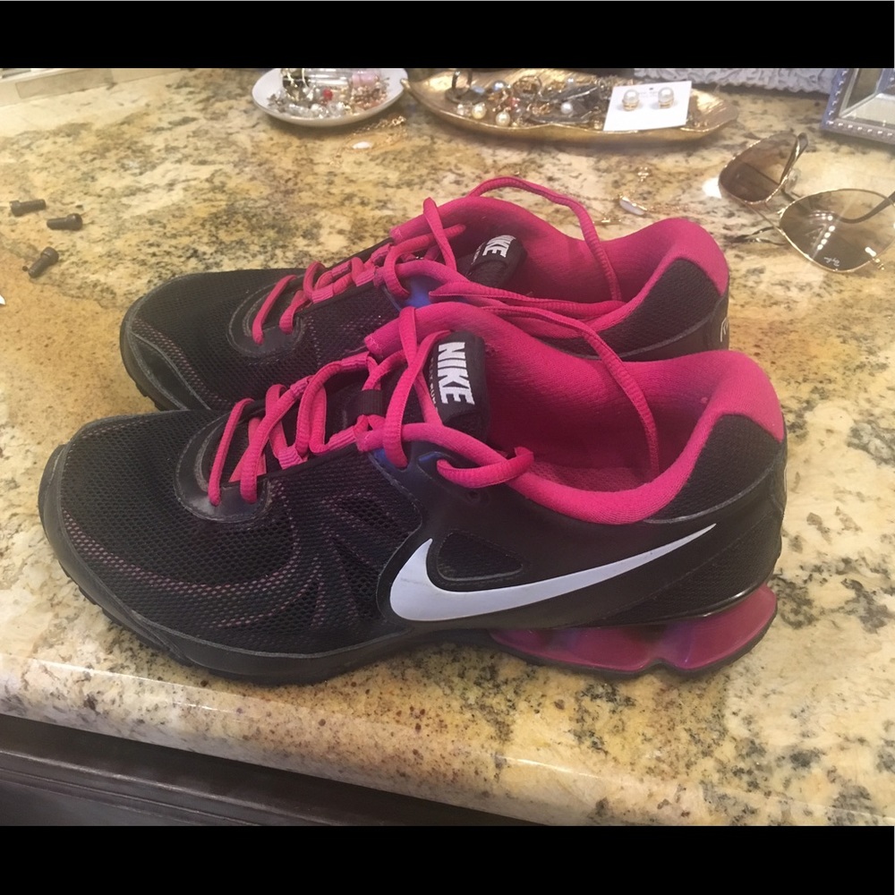 Nike black & pink!