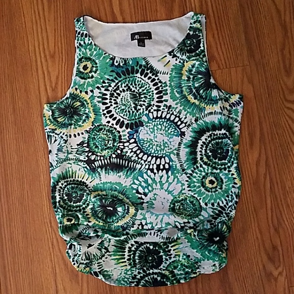 Ladies top - Picture 1 of 3