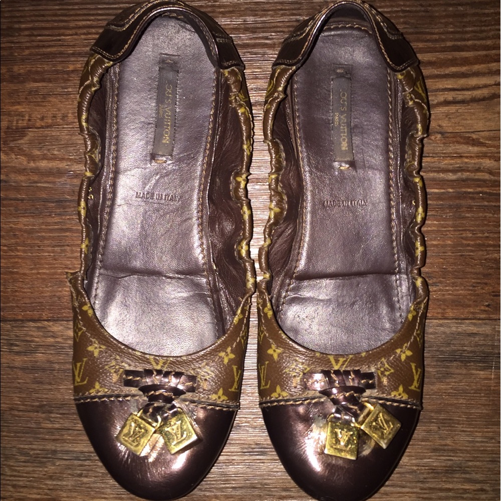 💥ONHOLD💥Authentic Louis Vuitton Ballet Flats