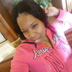 Meet your Posher, Tanjaneca